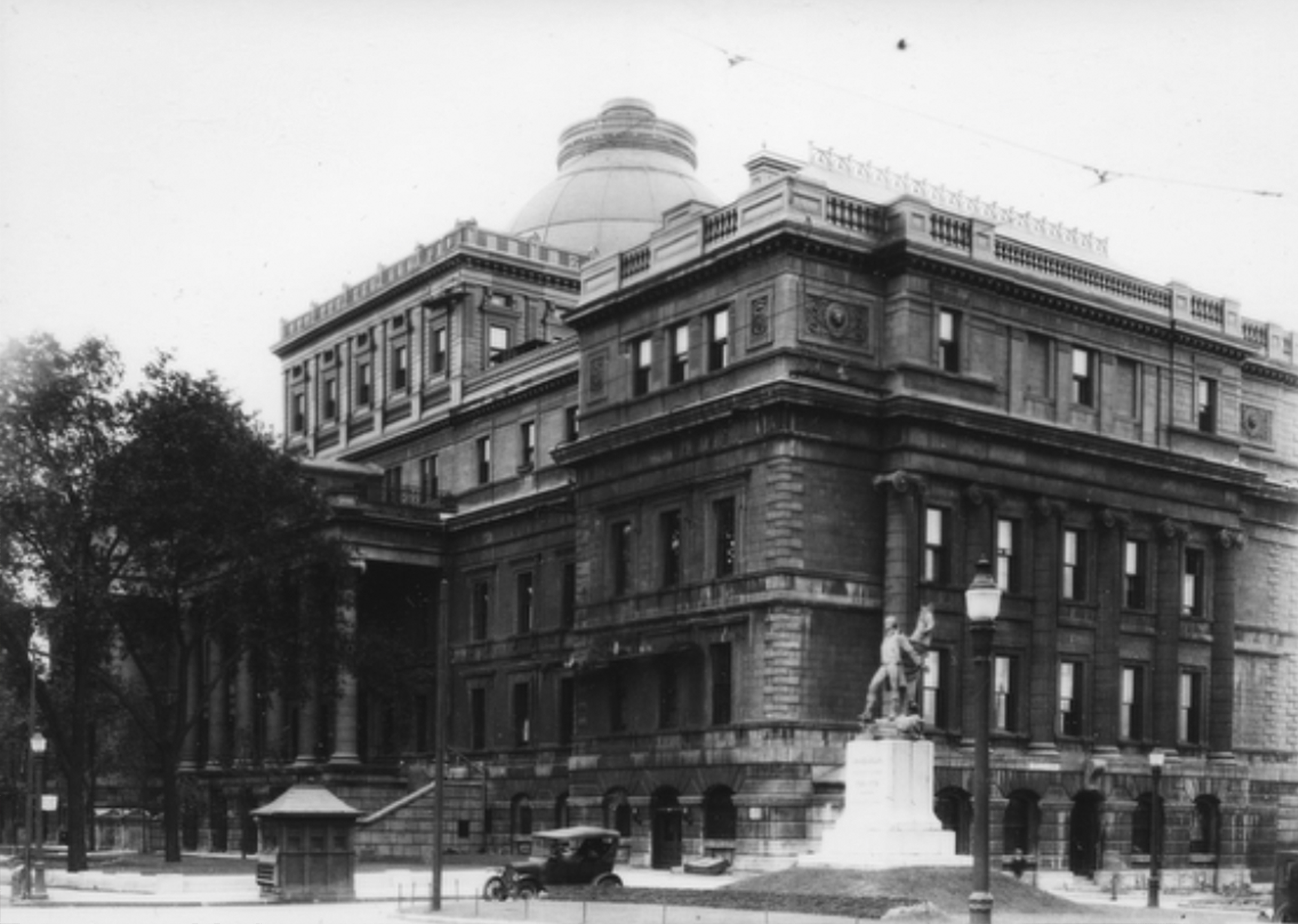 Past Palais de Justice